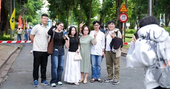 Hơn 100 tân sinh viên ở TPHCM vay 2,6 tỷ nộp học phí