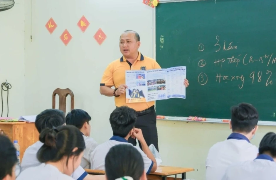 Hơn 1.000 sinh viên trường Đại học Gia Định tốt nghiệp Hơn 1.000 sinh viên trường Đại học Gia Định tốt nghiệp