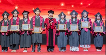 Hơn 1.260 sinh viên Đại học Ngoại thương tốt nghiệp, 30% đạt loại xuất sắc