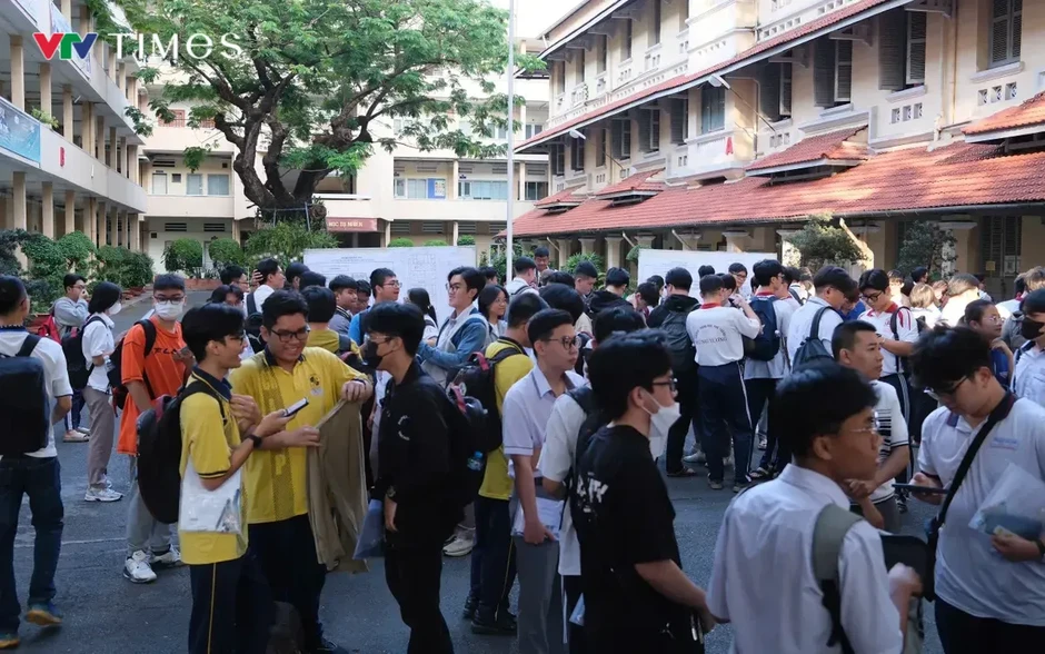 Hơn 130.000 thí sinh sẵn sàng bước vào Kỳ thi Đánh giá năng lực của Đại học Quốc gia TP Hồ Chí Minh Hơn 130.000 thí sinh sẵn sàng bước vào Kỳ thi Đánh giá năng lực của Đại học Quốc gia TP Hồ Chí Minh