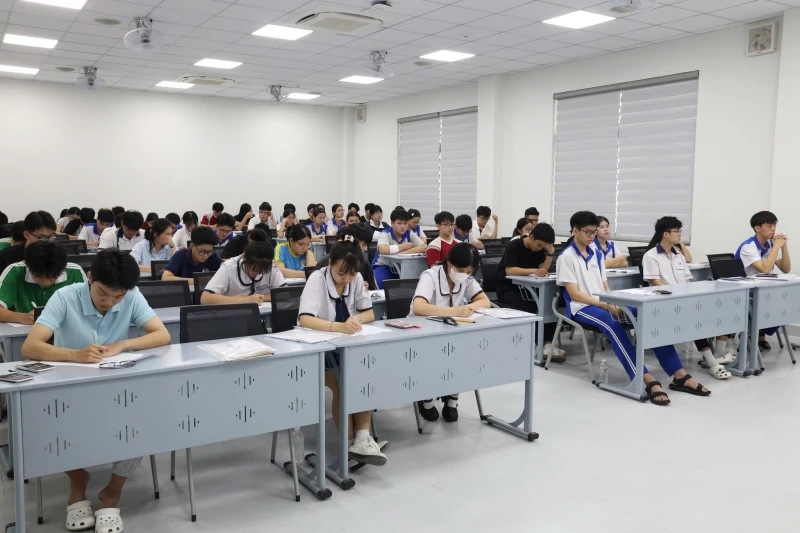 Hơn 170.000 thí sinh đăng ký thi đánh giá năng lực đợt 2 năm 2026 Hơn 170.000 thí sinh đăng ký thi đánh giá năng lực đợt 2 năm 2026