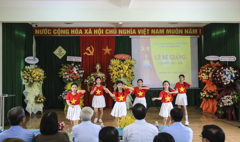 Hơn 2,5 tỉ đồng tiếp sức Trung tâm Nuôi dạy trẻ khuyết tật Võ Hồng Sơn Hơn 2,5 tỉ đồng tiếp sức Trung tâm Nuôi dạy trẻ khuyết tật Võ Hồng Sơn