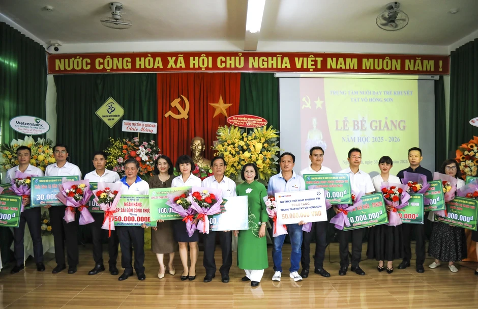 Hơn 2,5 tỉ đồng tiếp sức Trung tâm Nuôi dạy trẻ khuyết tật Võ Hồng Sơn Hơn 2,5 tỉ đồng tiếp sức Trung tâm Nuôi dạy trẻ khuyết tật Võ Hồng Sơn