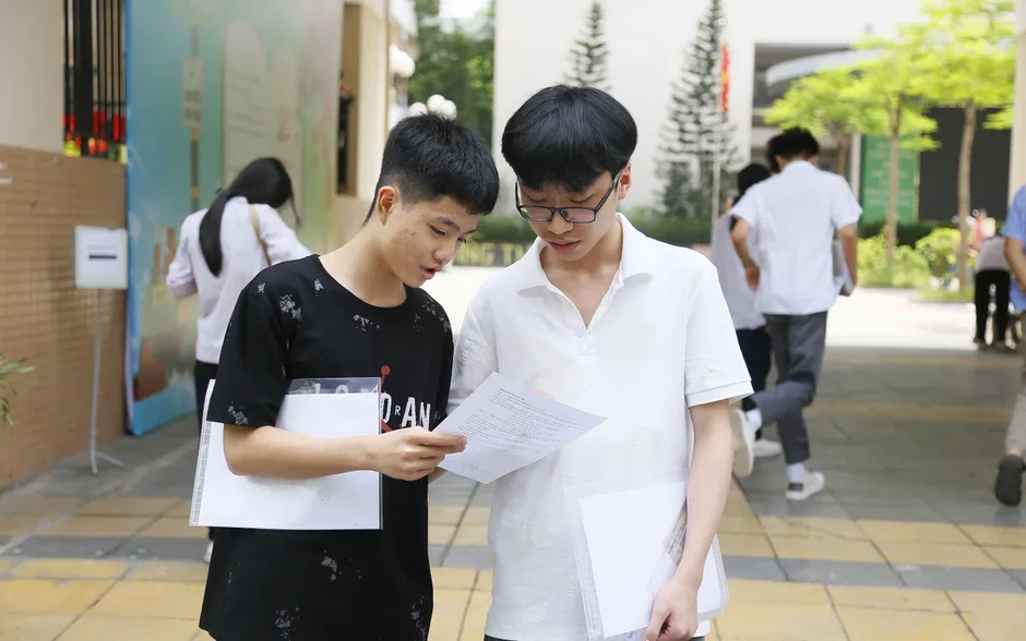Hơn 20 địa phương chốt môn thi thứ ba vào lớp 10 năm học 2026-2027 Hơn 20 địa phương chốt môn thi thứ ba vào lớp 10 năm học 2026-2027