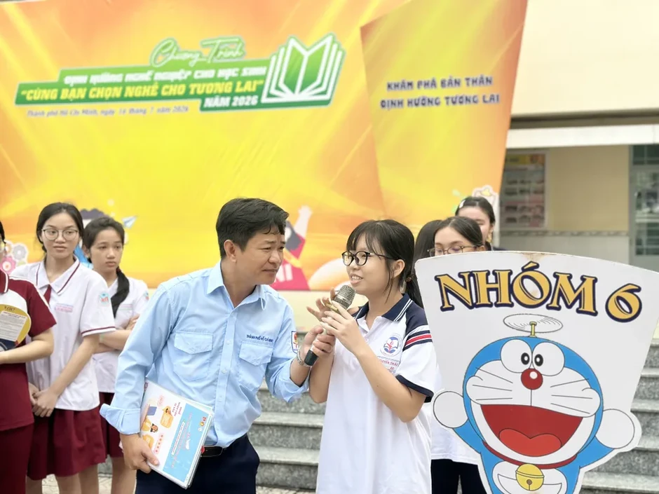 Hơn 2.000 học sinh TPHCM được tư vấn, định hướng nghề nghiệp Hơn 2.000 học sinh TPHCM được tư vấn, định hướng nghề nghiệp