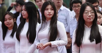 Hơn 200.000 học sinh ở Nghệ An được đề xuất miễn phí sách giáo khoa