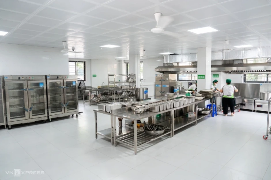 Hơn 2.900 trường học ở Hà Nội rà soát đầu mối thực phẩm bán trú Hơn 2.900 trường học ở Hà Nội rà soát đầu mối thực phẩm bán trú
