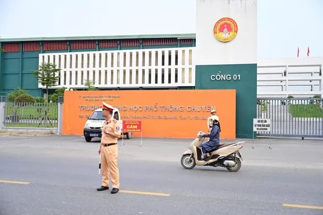 Hơn 300 thí sinh Tuyên Quang bước vào Kỳ thi lại tốt nghiệp THPT năm 2026 Hơn 300 thí sinh Tuyên Quang bước vào Kỳ thi lại tốt nghiệp THPT năm 2026