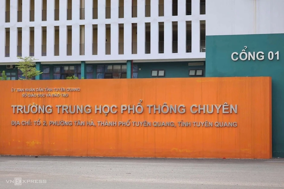 Hơn 320 học sinh chuyên Tuyên Quang được đăng ký xét tuyển đại học Hơn 320 học sinh chuyên Tuyên Quang được đăng ký xét tuyển đại học