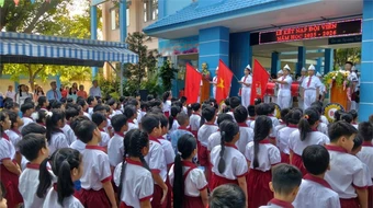 Hơn 40 học sinh tiểu học bị sốt, mệt mỏi: Trường tạm dừng bán trú
