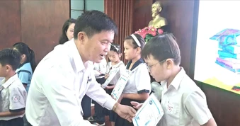 Hơn 5,7 tỷ đồng tiếp sức con công nhân khó khăn