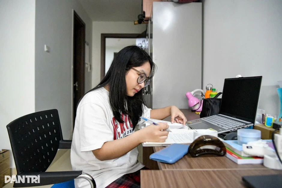 Hơn 600 sinh viên năm 3 sẽ phải lên Hòa Lạc học, Học viện Tài chính nói gì? Hơn 600 sinh viên năm 3 sẽ phải lên Hòa Lạc học, Học viện Tài chính nói gì?
