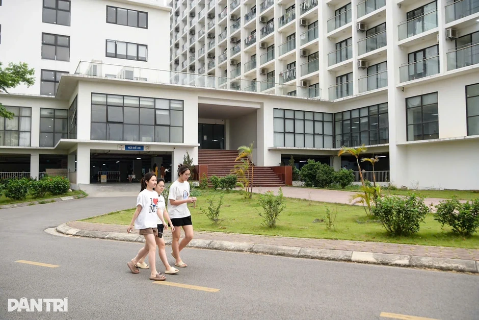 Hơn 600 sinh viên năm 3 sẽ phải lên Hòa Lạc học, Học viện Tài chính nói gì? Hơn 600 sinh viên năm 3 sẽ phải lên Hòa Lạc học, Học viện Tài chính nói gì?