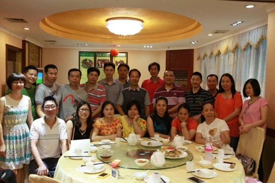 Họp lớp, lớp trưởng thanh toán hết hoá đơn 100 triệu đồng cho cả nhóm: Sáng hôm sau vợ anh nhắn 1 câu khiến ai cũng đứng hình Họp lớp, lớp trưởng thanh toán hết hoá đơn 100 triệu đồng cho cả nhóm: Sáng hôm sau vợ anh nhắn 1 câu khiến ai cũng đứng hình