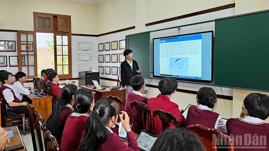 Hợp tác chiến lược chuyển đổi số giáo dục Lâm Đồng giai đoạn mới Hợp tác chiến lược chuyển đổi số giáo dục Lâm Đồng giai đoạn mới