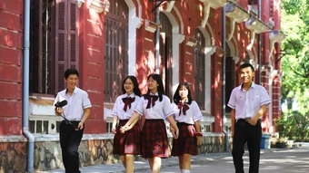 Huế miễn phí sách giáo khoa từ lớp 1 đến 12