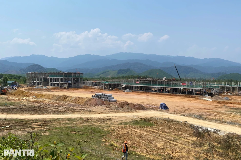 Huế xây dựng 5 trường nội trú liên cấp, 2 công trình sắp về đích Huế xây dựng 5 trường nội trú liên cấp, 2 công trình sắp về đích