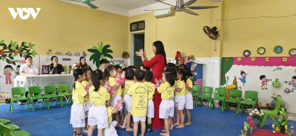 Hưng Yên giảm 703 đầu mối cơ sở giáo dục, dự kiến dôi dư hơn 1.000 cán bộ quản lý Hưng Yên giảm 703 đầu mối cơ sở giáo dục, dự kiến dôi dư hơn 1.000 cán bộ quản lý