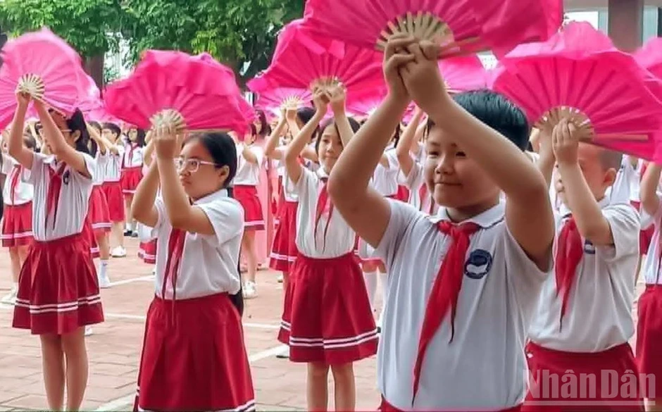 Hưng Yên: Hơn 252 nghìn học sinh cấp tiểu học đồng diễn múa hát sân trường Hưng Yên: Hơn 252 nghìn học sinh cấp tiểu học đồng diễn múa hát sân trường