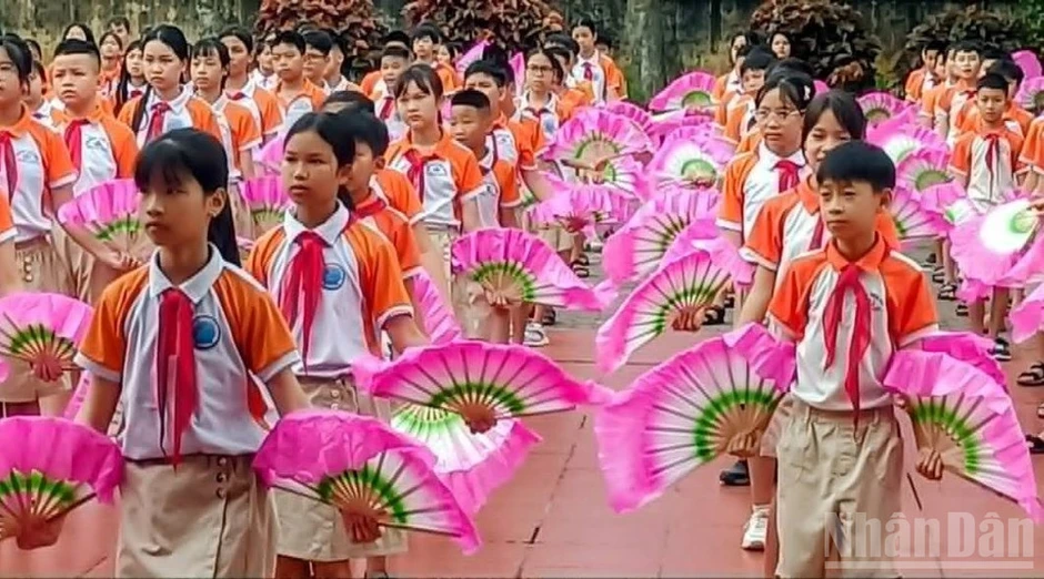 Hưng Yên: Hơn 252 nghìn học sinh cấp tiểu học đồng diễn múa hát sân trường Hưng Yên: Hơn 252 nghìn học sinh cấp tiểu học đồng diễn múa hát sân trường