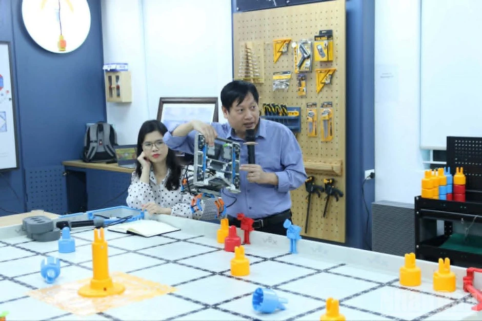 Hưng Yên tổ chức tập huấn giáo dục STEM trong các trường phổ thông có phòng thực hành Hưng Yên tổ chức tập huấn giáo dục STEM trong các trường phổ thông có phòng thực hành