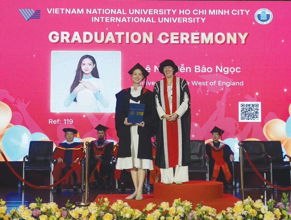 IU - UWE cho tôi nền tảng để tự tin bước ra thế giới