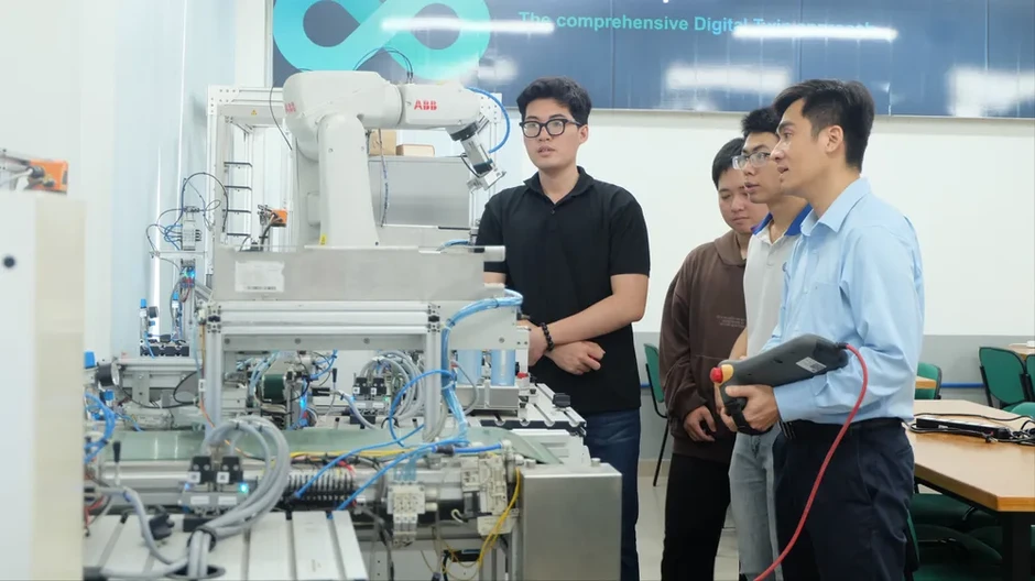 Kết thúc đăng ký xét tuyển đại học năm 2026: Thí sinh chuộng nhóm ngành STEM Kết thúc đăng ký xét tuyển đại học năm 2026: Thí sinh chuộng nhóm ngành STEM