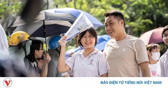 Kết thúc môn thi chuyên Lịch sử vào lớp 10 tại Hà Nội năm 2026