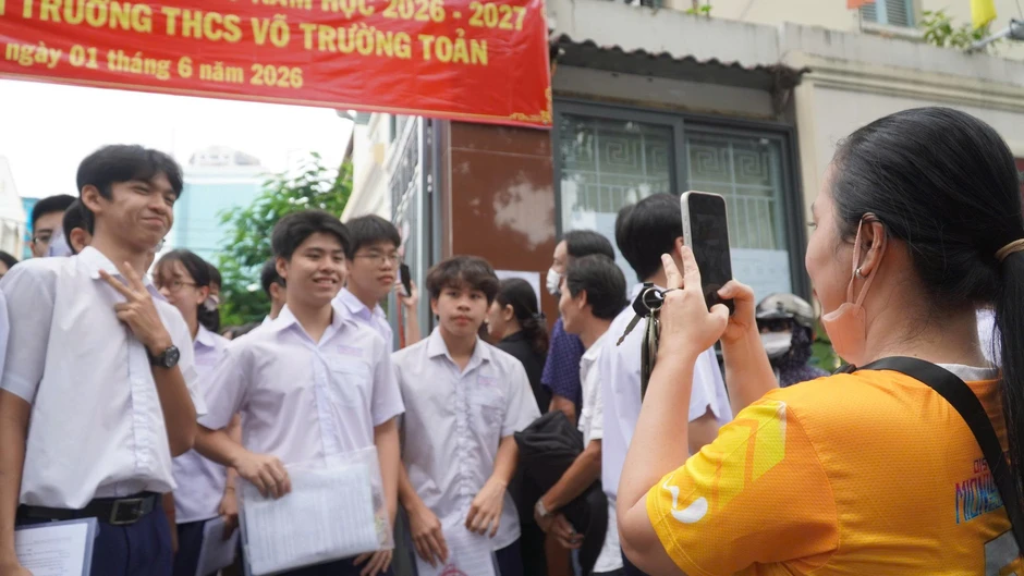 Kết thúc môn thi ngữ văn, nhiều thí sinh tự tin "bỏ túi" 8 điểm