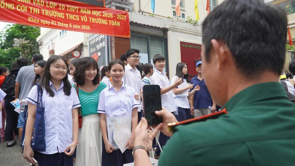 Kết thúc môn thi ngữ văn, nhiều thí sinh tự tin "bỏ túi" 8 điểm
