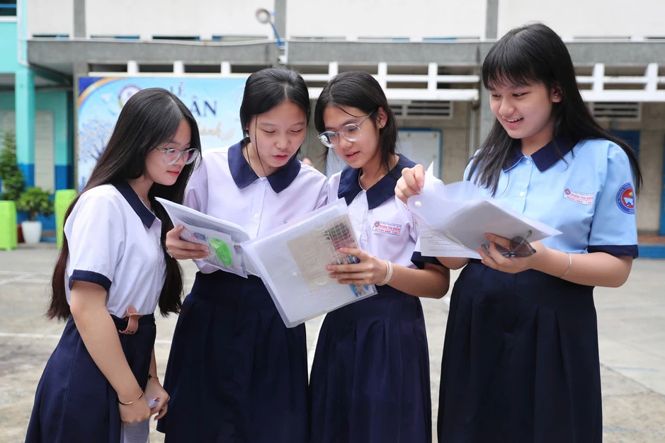 Kết thúc môn thi ngữ văn, nhiều thí sinh tự tin "bỏ túi" 8 điểm