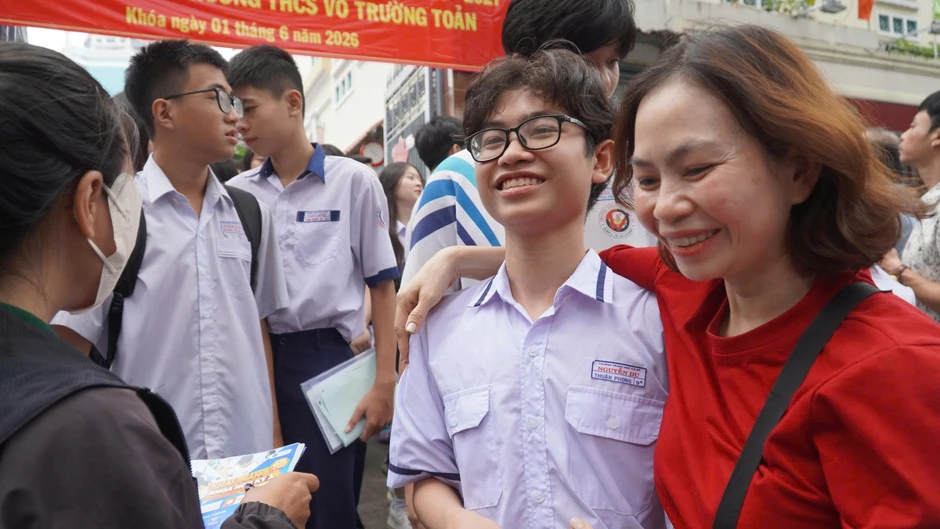 Kết thúc môn thi ngữ văn, nhiều thí sinh tự tin "bỏ túi" 8 điểm