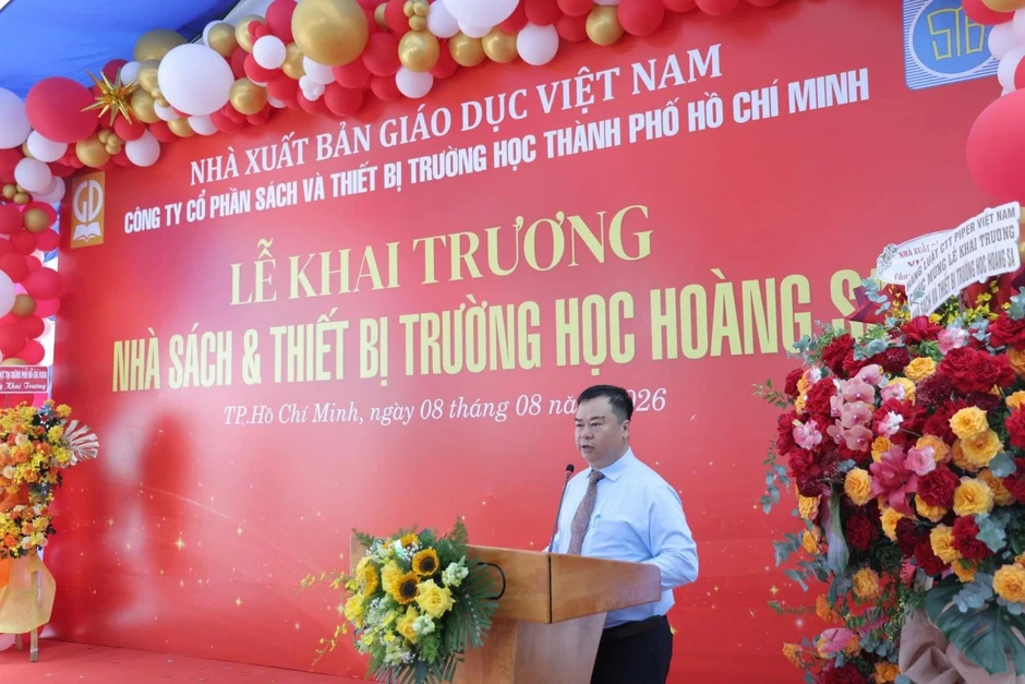 Khai trương Nhà sách Hoàng Sa tại TPHCM, sẵn sàng mùa tựu trường Khai trương Nhà sách Hoàng Sa tại TPHCM, sẵn sàng mùa tựu trường