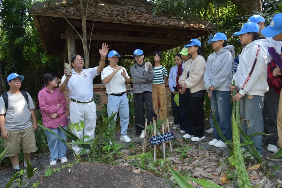 Khánh Hòa: Học sinh khuyết tật trải nghiệm hành trình "Theo dấu chân bác sĩ Yersin" Khánh Hòa: Học sinh khuyết tật trải nghiệm hành trình "Theo dấu chân bác sĩ Yersin"