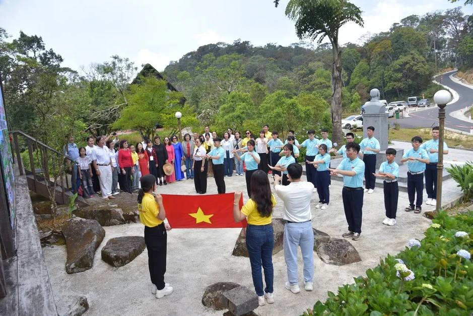 Khánh Hòa: Học sinh khuyết tật trải nghiệm hành trình "Theo dấu chân bác sĩ Yersin" Khánh Hòa: Học sinh khuyết tật trải nghiệm hành trình "Theo dấu chân bác sĩ Yersin"