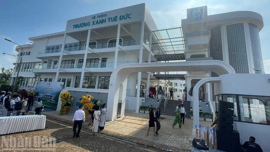 Khánh thành hai trường tiểu học tiêu chuẩn quốc tế tại Thành phố cà-phê Khánh thành hai trường tiểu học tiêu chuẩn quốc tế tại Thành phố cà-phê