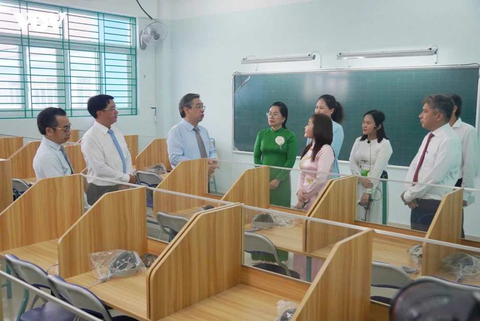 Khánh thành trường tiểu học trên nền nghĩa trang cũ ở TP.HCM Khánh thành trường tiểu học trên nền nghĩa trang cũ ở TP.HCM