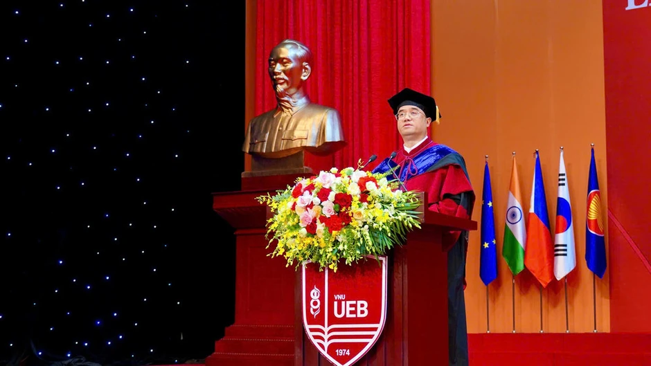 Khát vọng chinh phục "nền kinh tế tri thức" của tân cử nhân kinh tế Khát vọng chinh phục "nền kinh tế tri thức" của tân cử nhân kinh tế