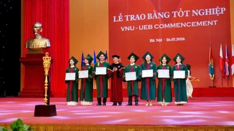 Khát vọng chinh phục "nền kinh tế tri thức" của tân cử nhân kinh tế