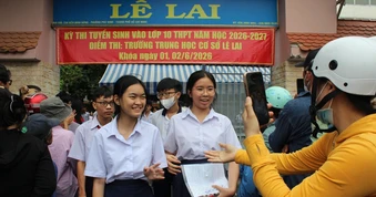 Khen đề văn lớp 10, thí sinh TP.HCM nói 'Sở GD-ĐT tặng quà 1.6 quá đã'