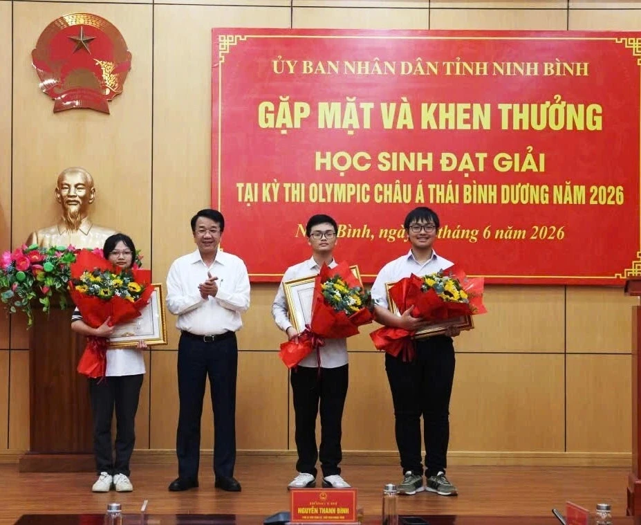 Khen thưởng học sinh đoạt huy chương Olympic châu Á - Thái Bình Dương Khen thưởng học sinh đoạt huy chương Olympic châu Á - Thái Bình Dương