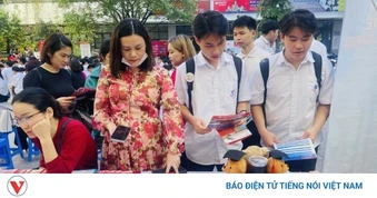 Khi cánh cửa lớp 10 công lập khép lại: Học sinh còn những lối đi nào?