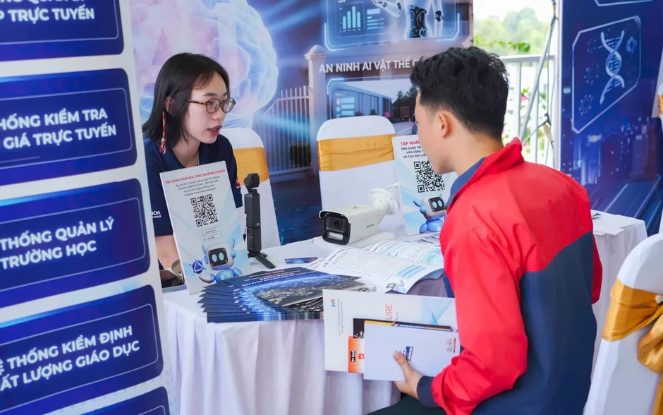 Khi giảng đường trở thành điểm hẹn của công nghệ và việc làm Khi giảng đường trở thành điểm hẹn của công nghệ và việc làm