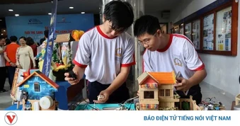 Khi học sinh “chạm” vào công nghệ bằng những sản phẩm thực tiễn