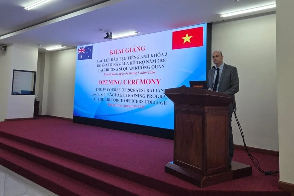 Khóa bồi dưỡng tiếng Anh cho 90 cán bộ, sĩ quan quân đội Khóa bồi dưỡng tiếng Anh cho 90 cán bộ, sĩ quan quân đội