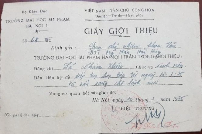 KHOA NGỮ VĂN - 75 NĂM TRÊN MỘT CON ĐƯỜNG LỚN KHOA NGỮ VĂN - 75 NĂM TRÊN MỘT CON ĐƯỜNG LỚN