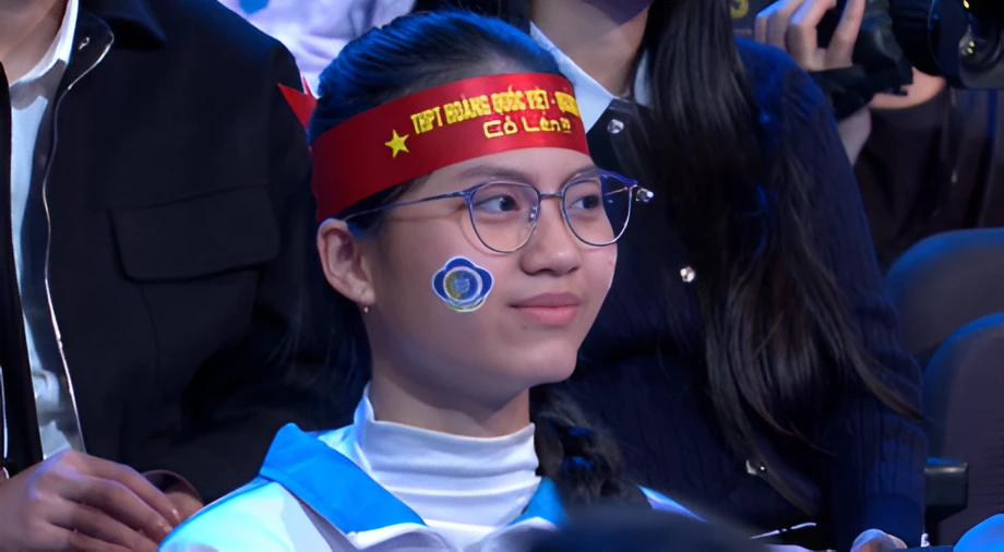 Khoảnh khắc "lần đầu nói với mẹ" trên sân khấu Olympia của nữ sinh Quảng Ninh khiến cả trường quay xúc động Khoảnh khắc "lần đầu nói với mẹ" trên sân khấu Olympia của nữ sinh Quảng Ninh khiến cả trường quay xúc động