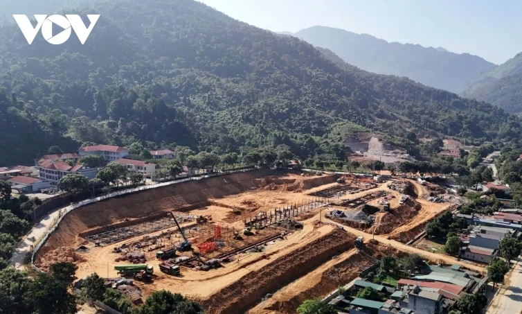 Khởi công đồng loạt 121 trường phổ thông nội trú liên cấp tại 17 tỉnh, thành phố Khởi công đồng loạt 121 trường phổ thông nội trú liên cấp tại 17 tỉnh, thành phố