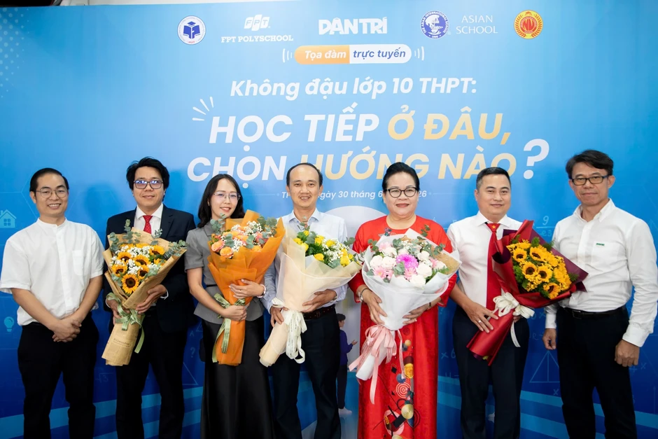 Không đậu lớp 10 công lập: Thanh xuân vẫn rực rỡ! Không đậu lớp 10 công lập: Thanh xuân vẫn rực rỡ!