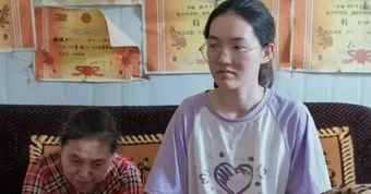 Không điện thoại, không học thêm, nữ sinh nghèo đạt điểm đại học gần tuyệt đối